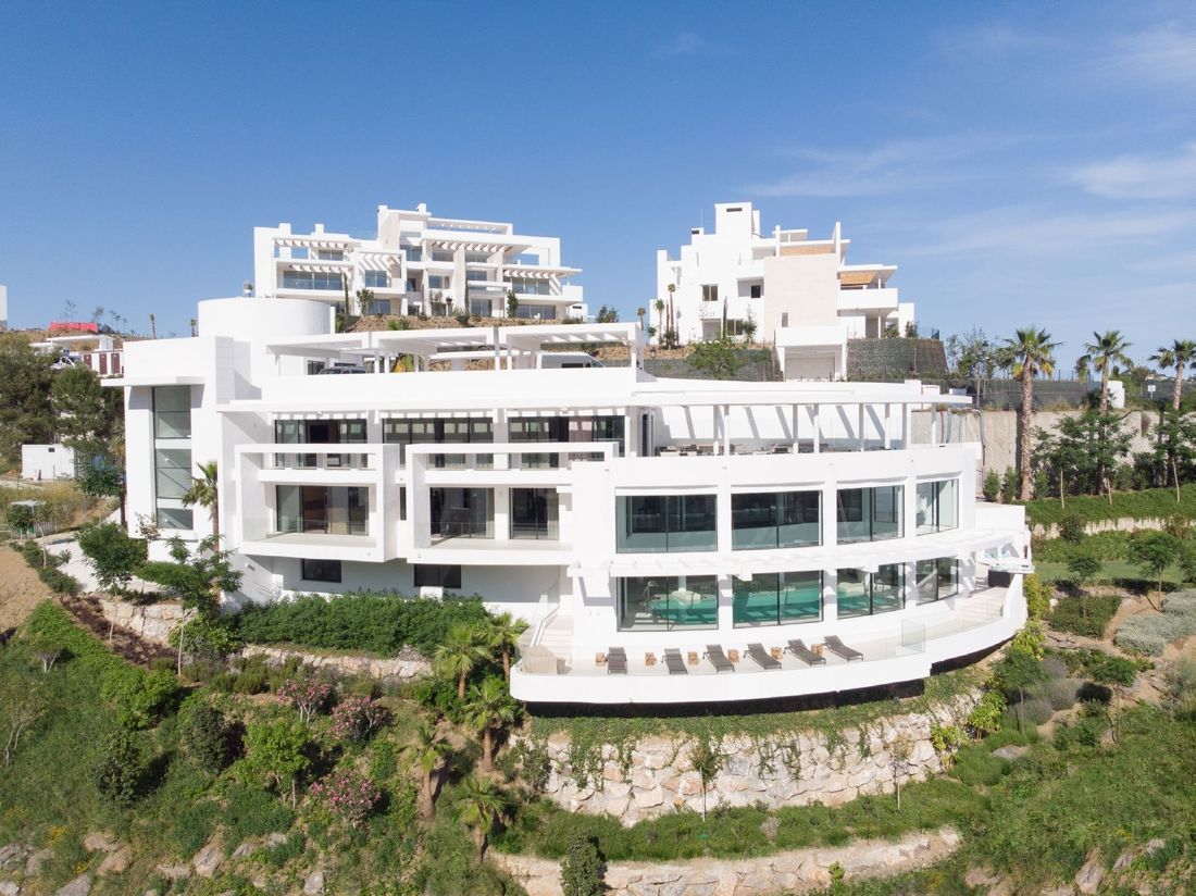 Almendros Residences & Club 2